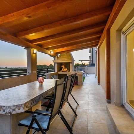 Villa Brionika Mit Pool Vodnjan Ngoại thất bức ảnh